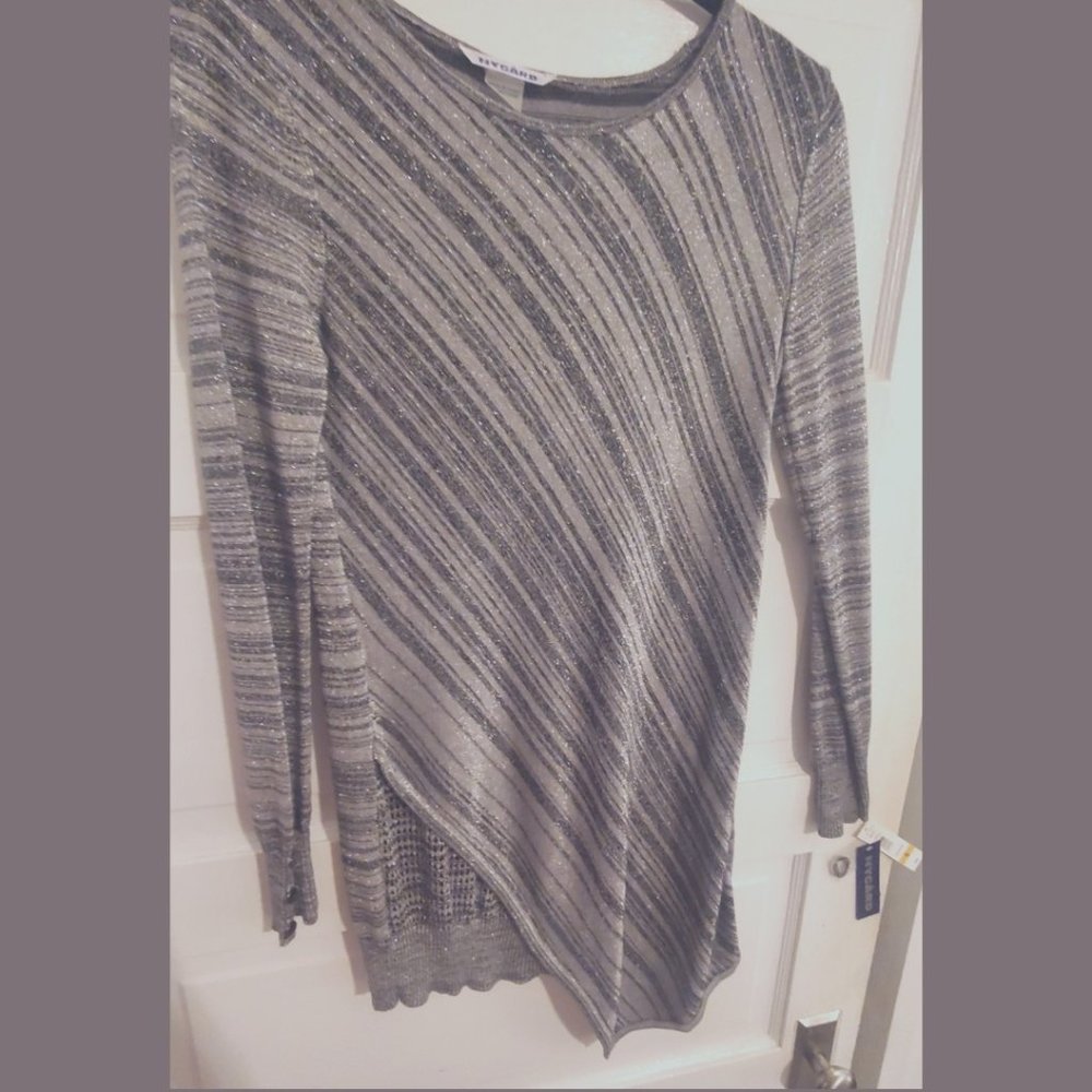 *NWT* NYGARD SLIMS Women’s Size Small Silver/Black Sparkle Knit Sweater Pullover